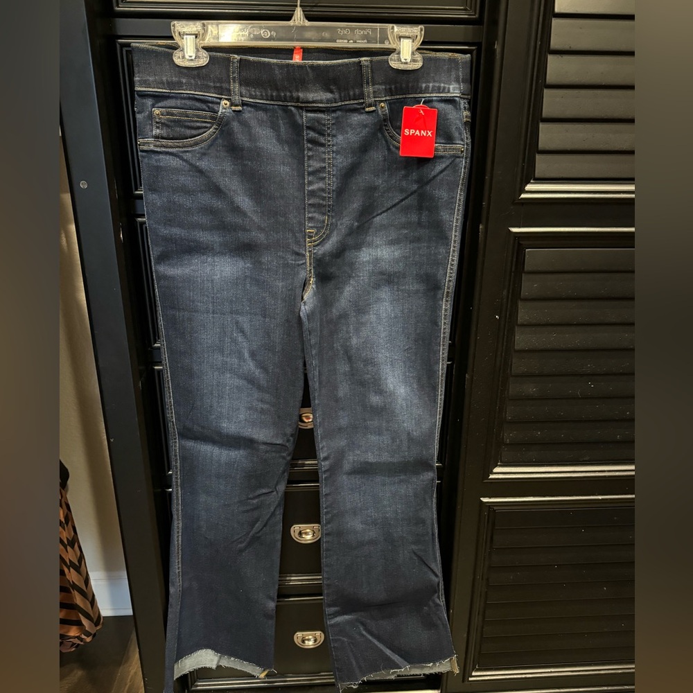 NWT Spanx Raw Step Hem Flare Jeans, Size Large